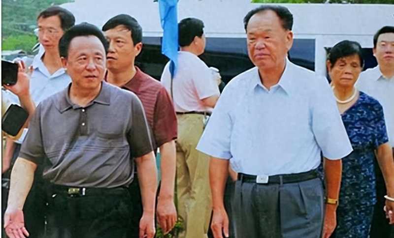 奇闻！湖南七十老头和11位少女共生14子，最小情妇03年！